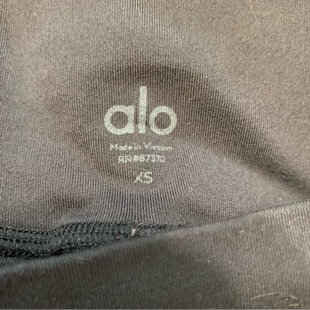 ALO Pleated Front Moto Capri Leggings Sz XS - Picture 3 of 5
